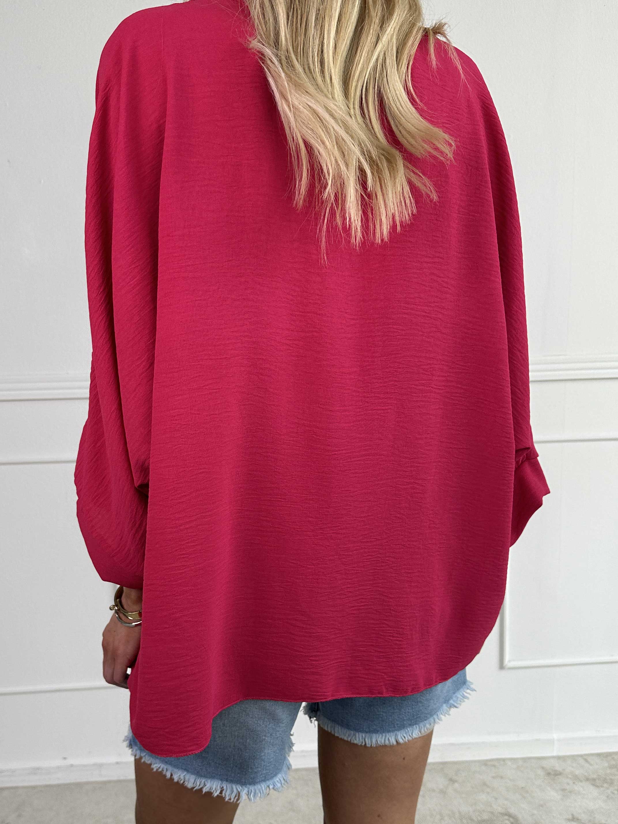 Leonora - Sød tunika med flagermusærmer og blonde